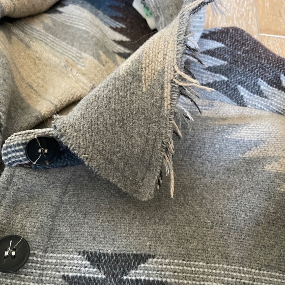 Aztec Shacket - Picture 7 of 9